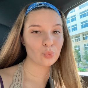 Meet your Posher, Abbi